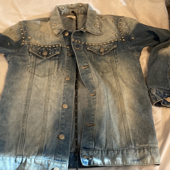 Forever 21 distressed blue jean jacket size S - Picture 11 of 13
